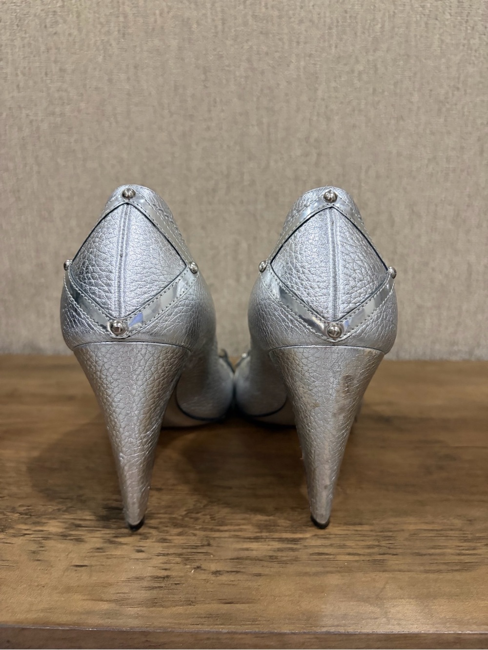 Versace Metallic Silver Pointed Toe Chain-Embellished Pumps - Picture 7 of 8